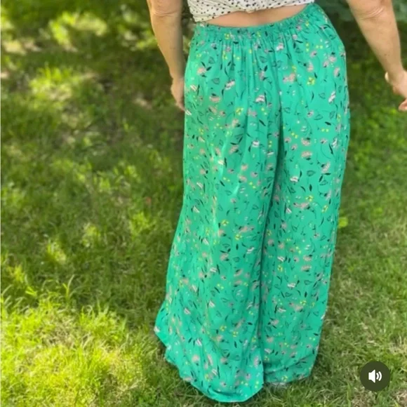 Stylish Wide Leg Palazzo Pants - Size Small - Picture 2 of 7